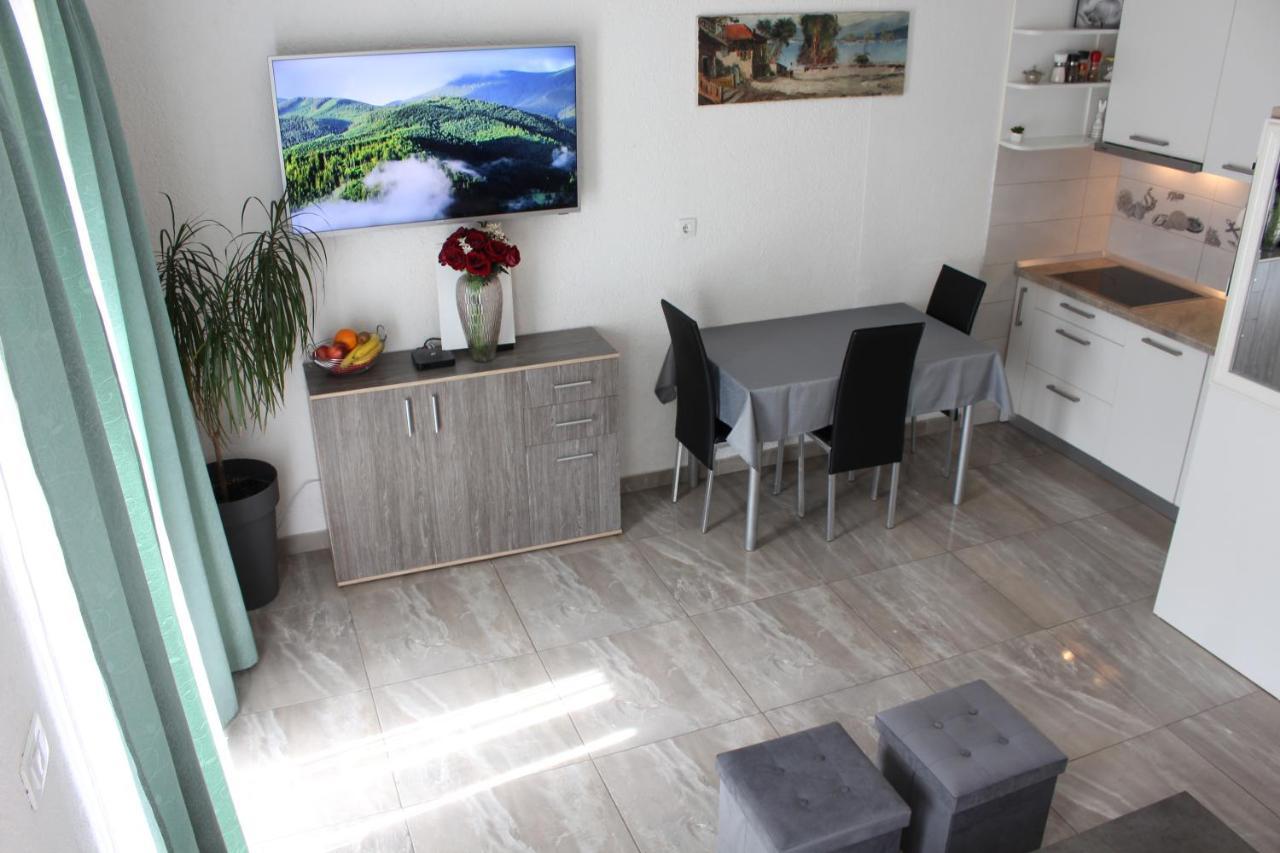 Marina - Center Apartman *